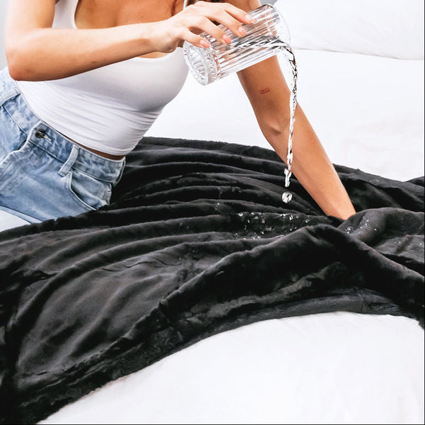 Furlush Waterproof Splash Blanket™ - Black on Black – Splash